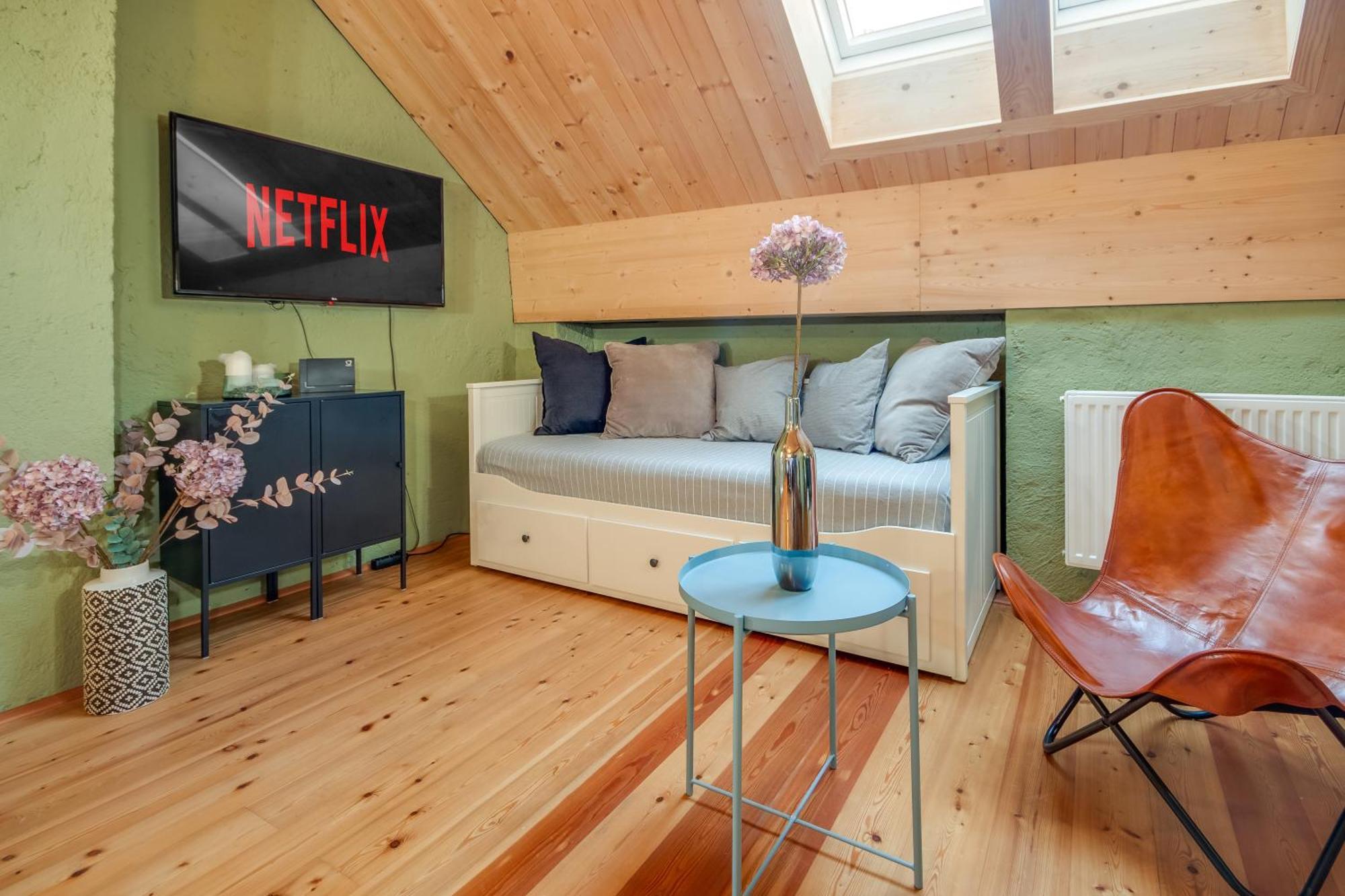 Grosses City-loft - Schwingstuhl & Sterne