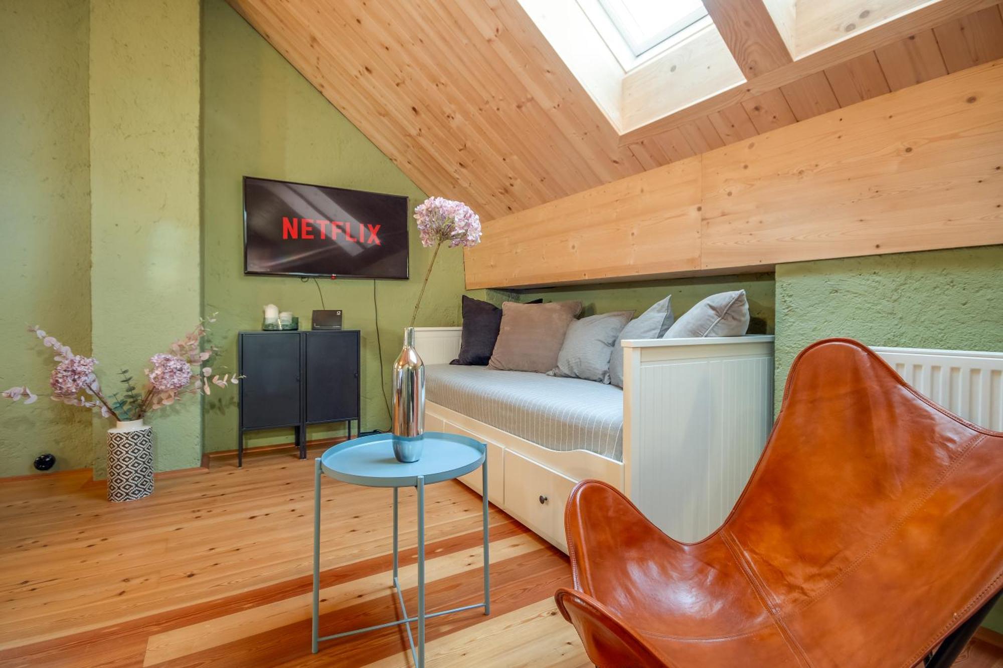 Apartment Grosses City-loft - Schwingstuhl & Sterne *